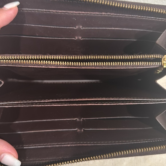 Louis Vuitton Monogram Vernis Wallet - Dark Purple/ Burgundy - Picture 5 of 8